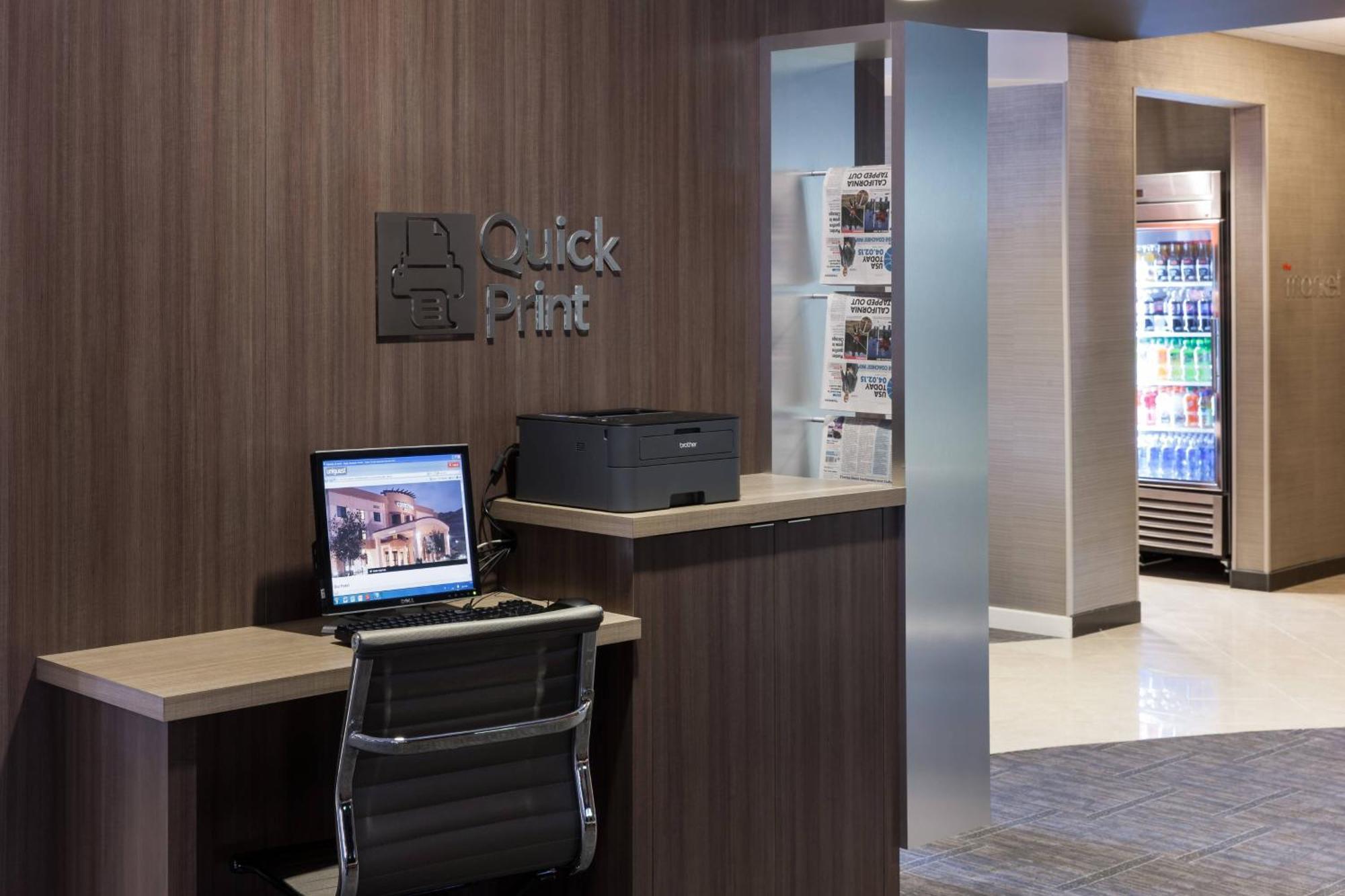 מלון Courtyard By Marriott Santa Clarita ולנסיה מראה חיצוני תמונה