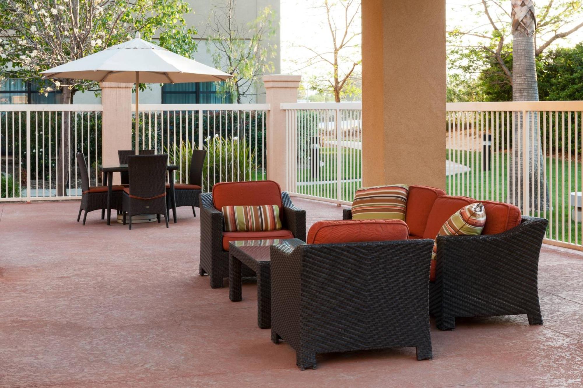 מלון Courtyard By Marriott Santa Clarita ולנסיה מראה חיצוני תמונה